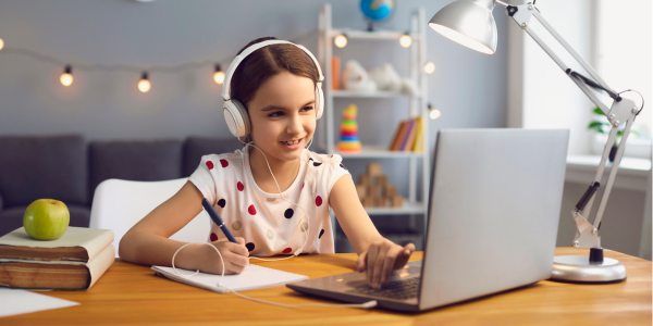 Young_girl_on_laptop